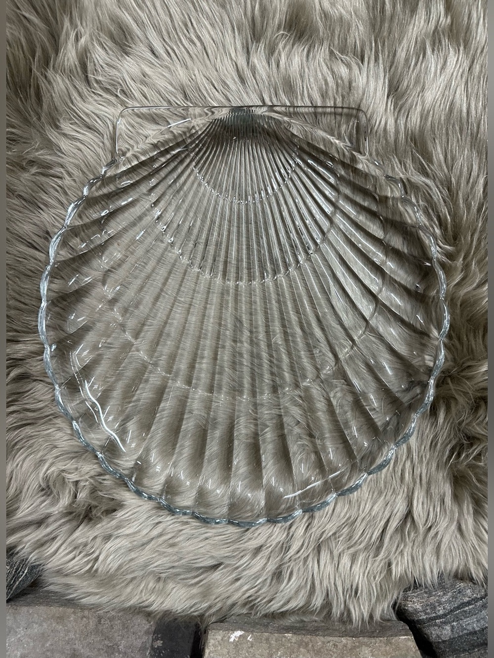 Lrg Clear Glass Shell/Clam Shaped Serving Platter